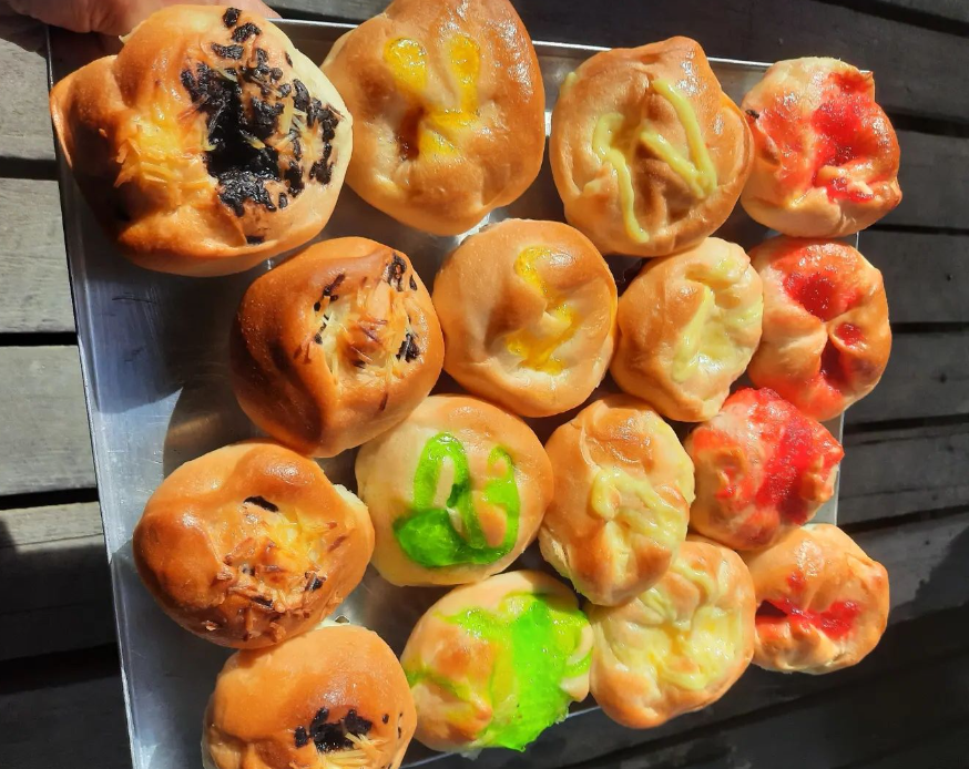 Lis Bakery: Rasa Manis yang Menghiasi Setiap Hari di Cilacap